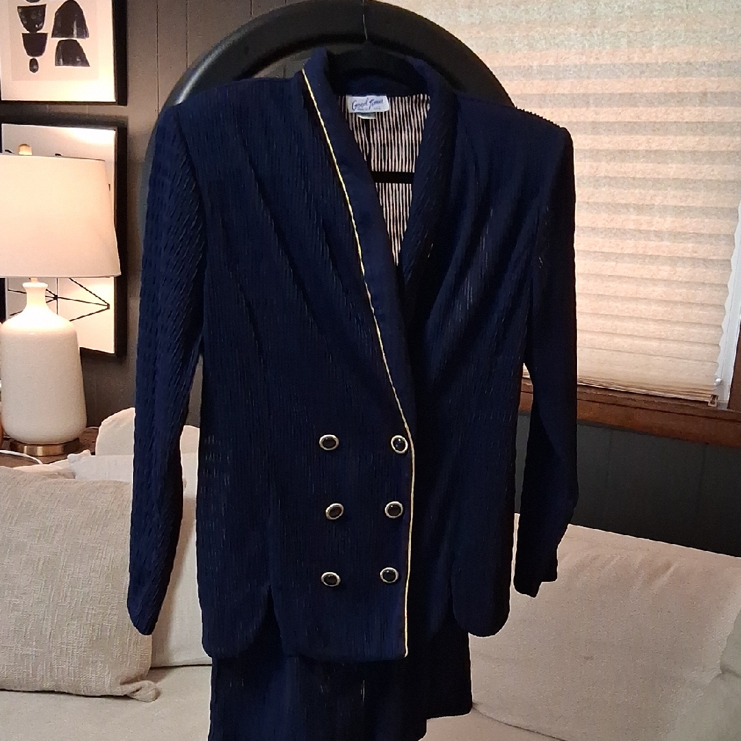 Chic "Good Times", Like The Classic Days, Navy Blazer & Skirt Set Vintage 80's